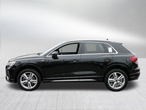 Used 2024 Audi Q3 2.0T Premium Plus w/ Premium Plus Package image 4