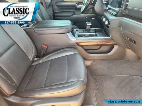 Used 2024 GMC Sierra 1500 SLT AWD/4WD image 15