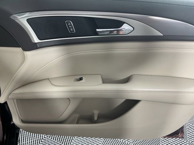 Used 2019 Lincoln MKZ Premiere AWD/4WD image 13