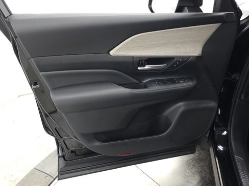 Used 2024 Toyota Grand Highlander Limited image 14