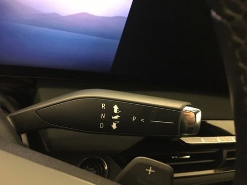 Used 2025 Buick Enclave Preferred image 28