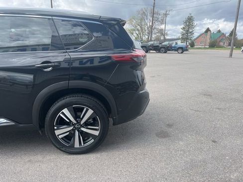 Used 2023 Nissan Rogue SL w/ SL Premium Package image 10