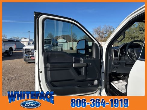 Used 2022 Ford F250 Platinum w/ FX4 Off-Road Package image 14
