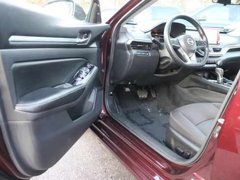 Used 2023 Nissan Altima 2.5 SV image 10