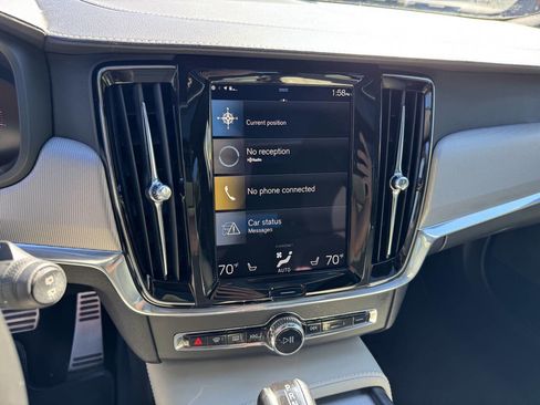 Used 2021 Volvo V90 T5 R-Design image 19