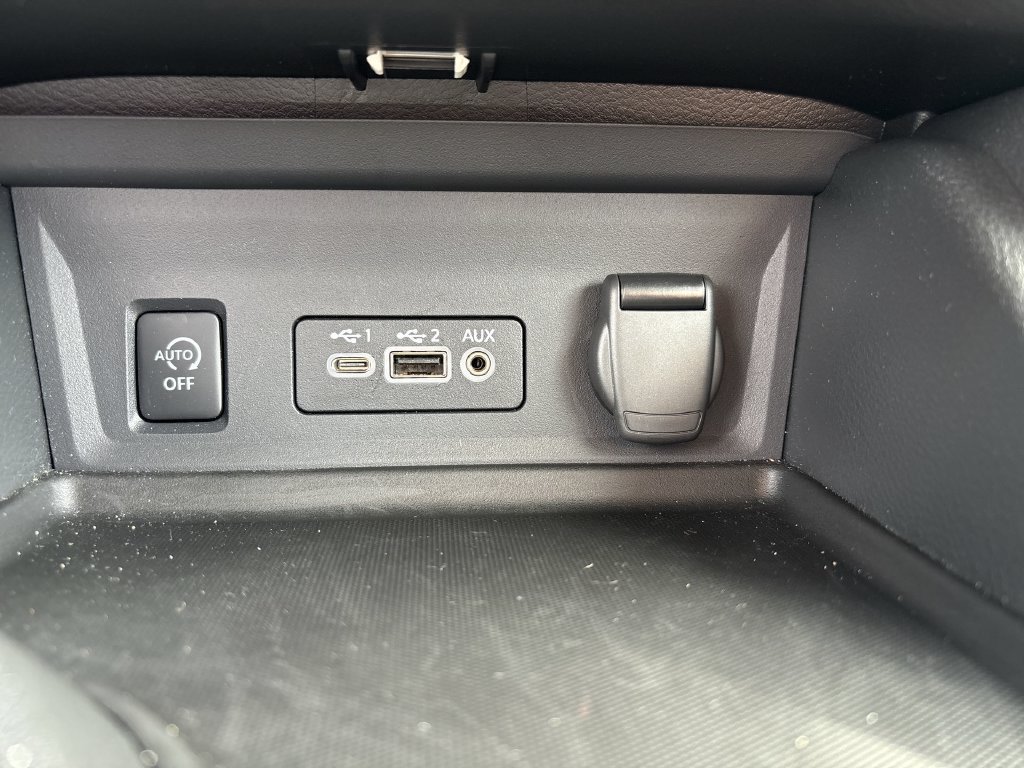 Certified 2025 Nissan Sentra SV w/ All-Weather Package FWD image 25