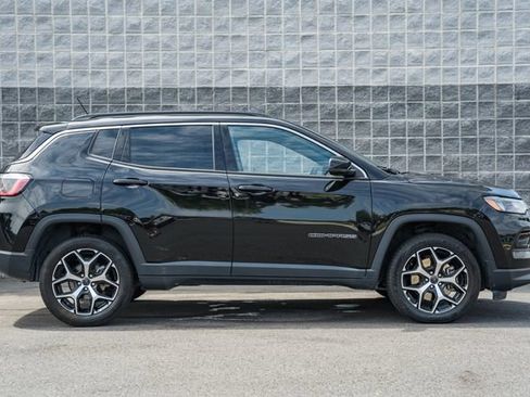 Used 2025 Jeep Compass Limited AWD/4WD image 4