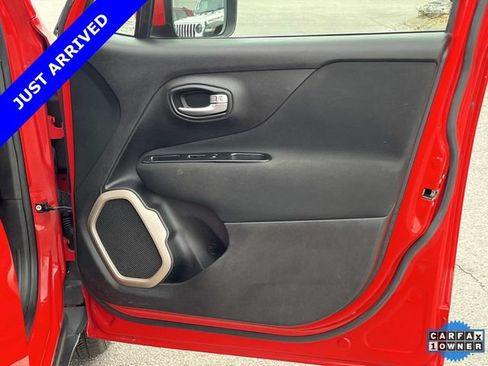 Certified 2017 Jeep Renegade Latitude FWD image 22