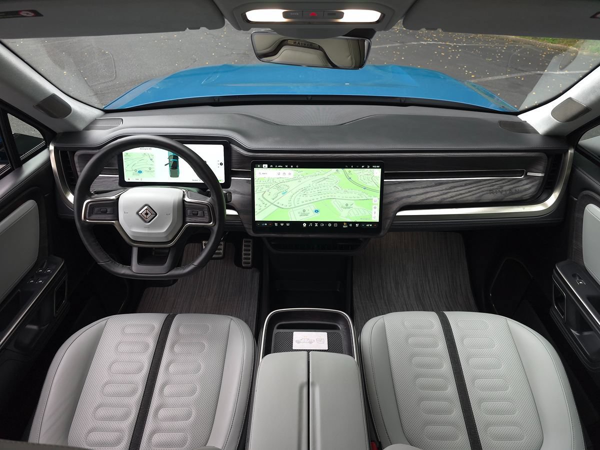 Used 2023 Rivian R1T Adventure Dual AWD/4WD image 11