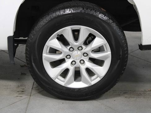 Used 2024 Chevrolet Silverado 1500 Custom image 18