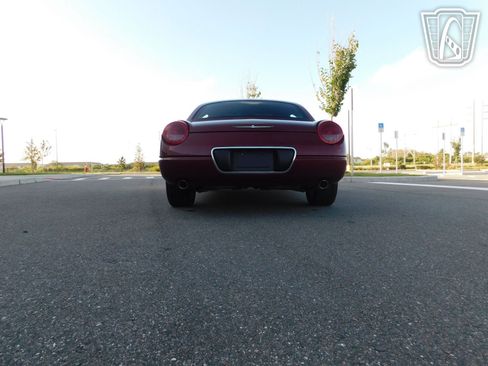 Used 2004 Ford Thunderbird image 20