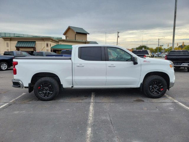 Certified 2024 Chevrolet Silverado 1500 LT w/ Z71 Off-Road Package AWD/4WD image 9