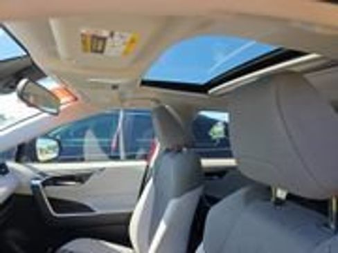 Certified 2025 Toyota RAV4 XLE w/ Convenience Package FWD image 17
