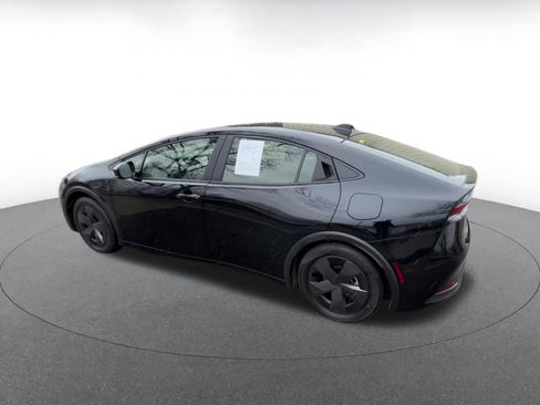 Used 2025 Toyota Prius LE image 11