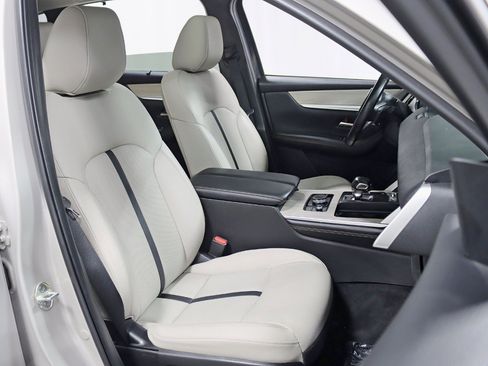 Used 2024 MAZDA CX-90 Plug-In Hybrid w/ Premium Pkg AWD/4WD image 28
