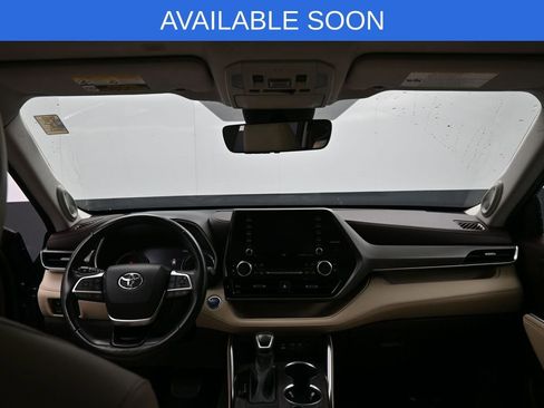 Used 2022 Toyota Highlander Limited AWD/4WD image 29