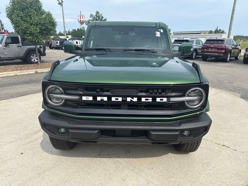 Used 2025 Ford Bronco Outer Banks AWD/4WD image 2