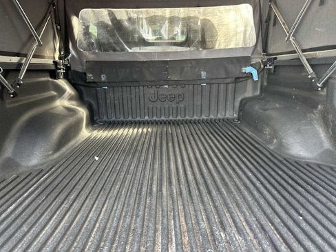 Used 2022 Jeep Gladiator Rubicon w/ LED Lighting Group AWD/4WD image 25