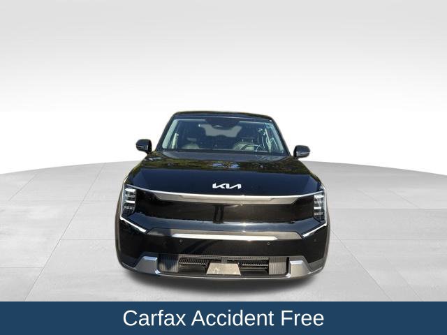 Used 2024 Kia EV9 Light RWD image 2