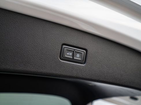 Used 2023 Audi Q5 2.0T Premium w/ Convenience Package image 46