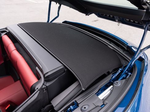 Certified 2025 Porsche 911 Targa 4 GTS AWD/4WD image 27