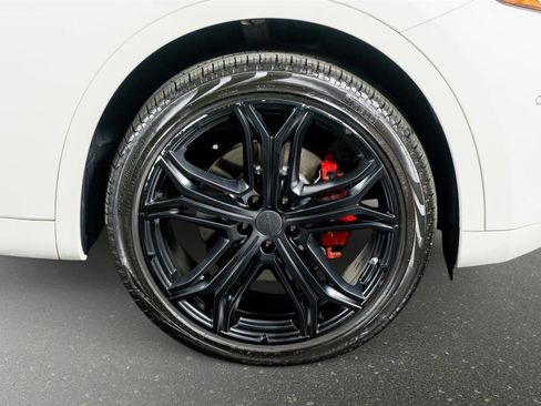 Used 2023 Maserati Levante GT AWD/4WD image 6