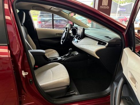 Used 2022 Toyota Corolla LE FWD image 29