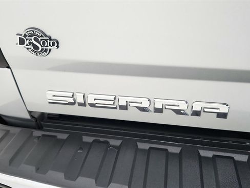 Used 2016 GMC Sierra 1500 SLT w/ SLT Premium Package image 29