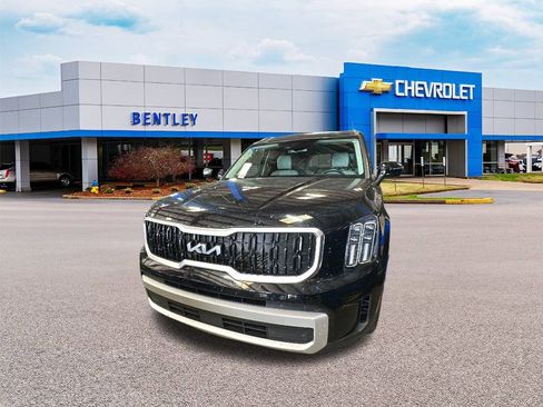 Used 2025 Kia Telluride EX w/ EX Captain's Chair Package image 1