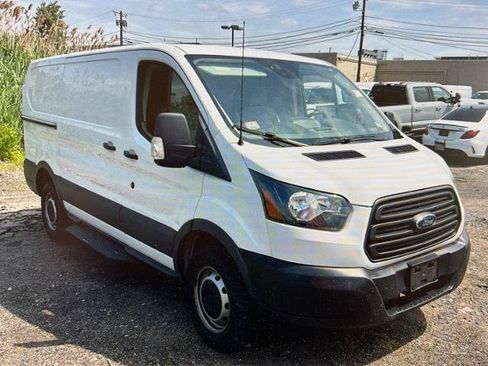 Certified 2018 Ford Transit 250 130 Low Roof RWD image 3