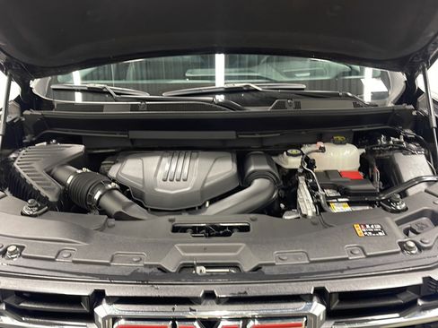 Used 2025 GMC Acadia Elevation AWD/4WD image 25