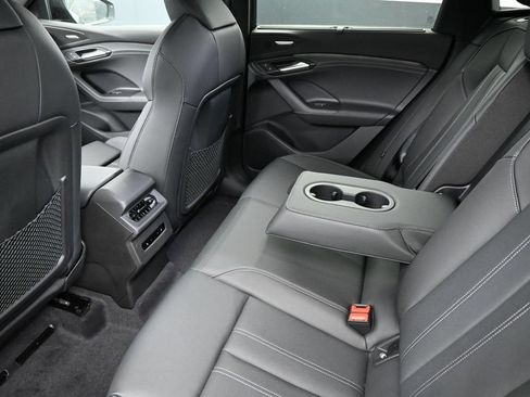 New 2027 Audi SQ6 e-tron Premium Plus AWD/4WD image 18