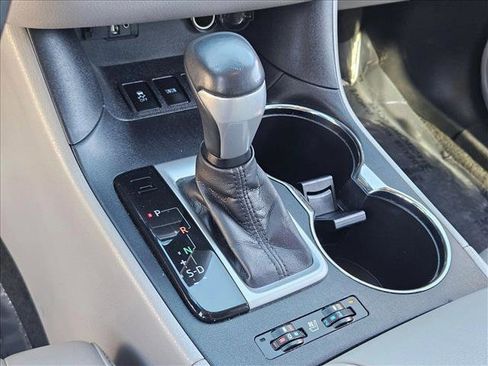 Used 2016 Toyota Highlander Limited Platinum image 12