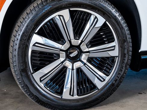 Used 2025 Cadillac Escalade IQ Luxury 2 image 10