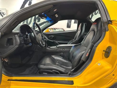 Used 2004 Chevrolet Corvette Z06 w/ Memory Package RWD image 9