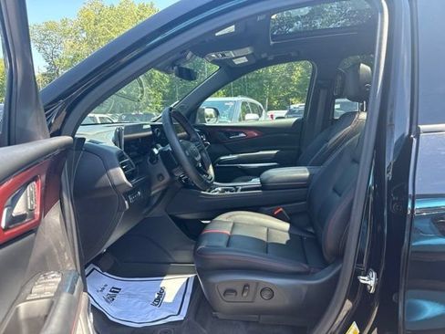 Used 2024 Chevrolet Traverse RS w/ LPO, Floor Liner Package AWD/4WD image 18