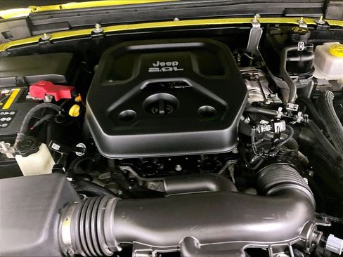 Used 2022 Jeep Wrangler Unlimited Sahara w/ Cold Weather Group AWD/4WD image 34