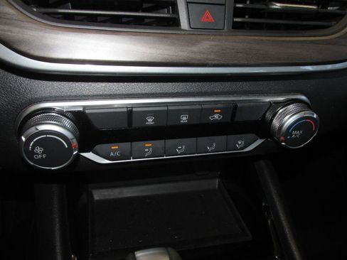 Used 2024 Nissan Altima 2.5 SV image 22