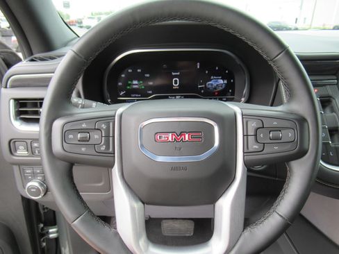Used 2024 GMC Yukon XL SLT w/ SLT Premium Package AWD/4WD image 22