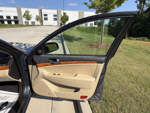 Used 2009 Hyundai Sonata Limited FWD image 17