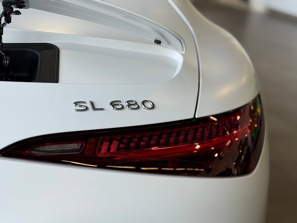 New 2026 Mercedes-Benz Maybach SL 680 image 11