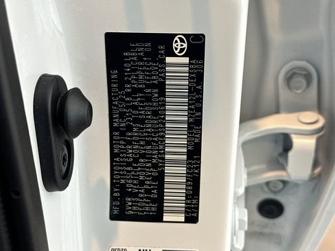 Certified 2025 Toyota Corolla SE w/ Convenience Package image 29