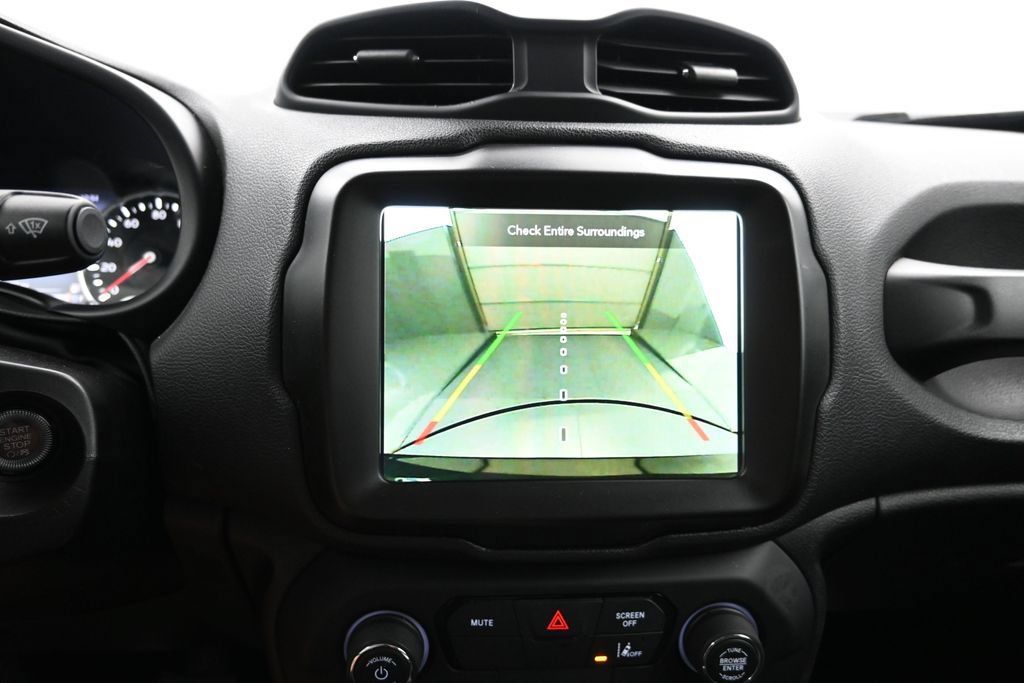 Used 2023 Jeep Renegade Latitude AWD/4WD image 17