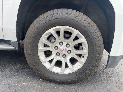 Used 2019 GMC Yukon XL SLT w/ Open Road Package RWD image 12