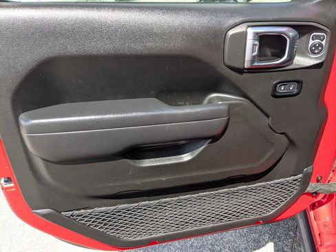 Used 2025 Jeep Wrangler Unlimited Rubicon image 15