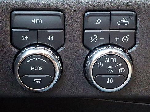 Used 2024 GMC Sierra 1500 SLT image 23