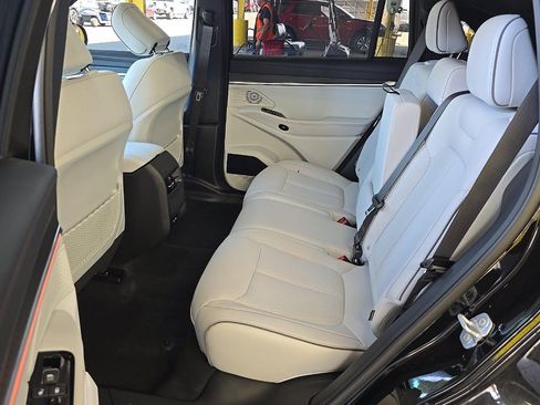 Used 2025 Jeep Wagoneer S Limited AWD/4WD image 10