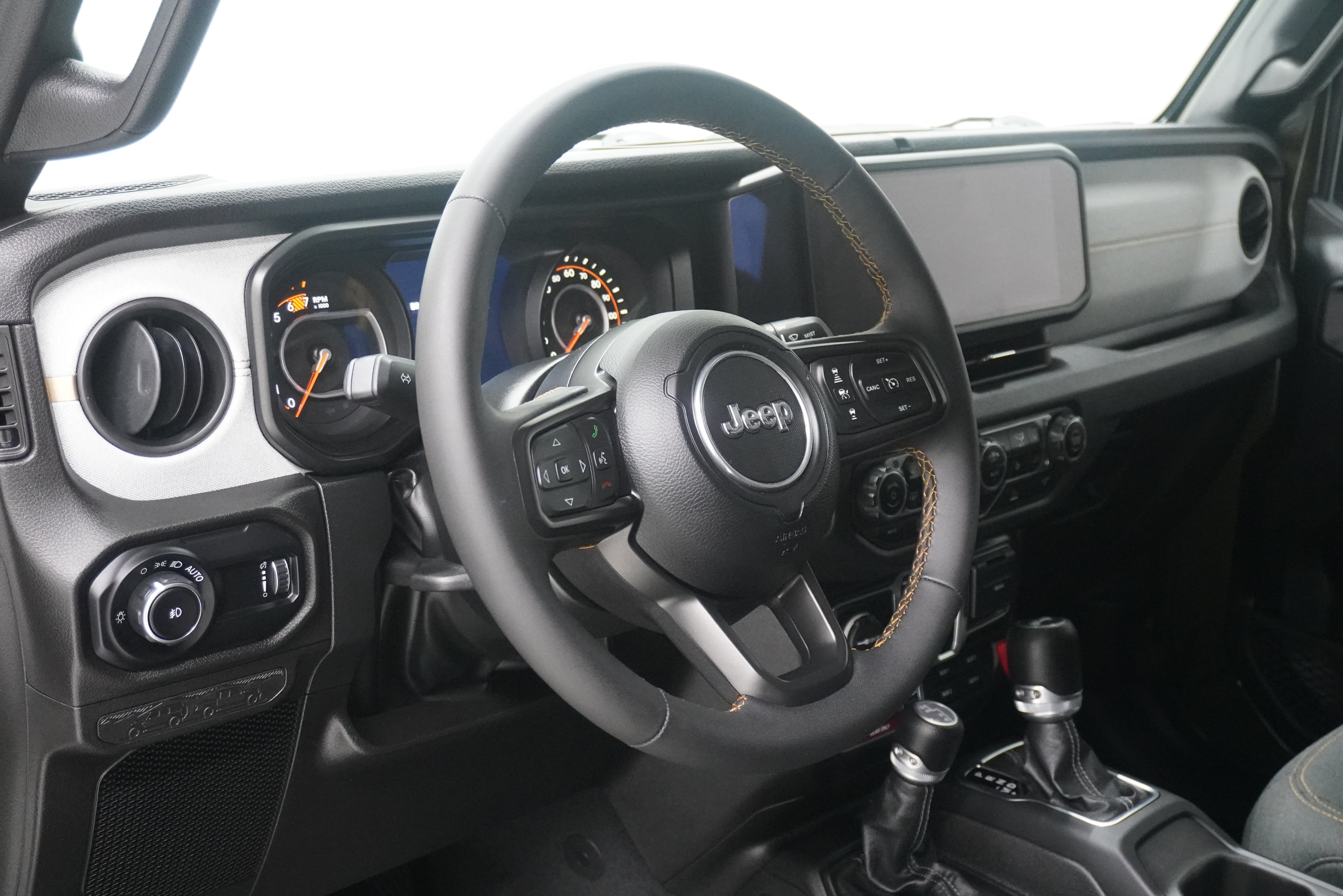 Used 2024 Jeep Wrangler Unlimited Sport AWD/4WD image 12