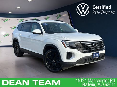 Certified 2024 Volkswagen Atlas SE image 1