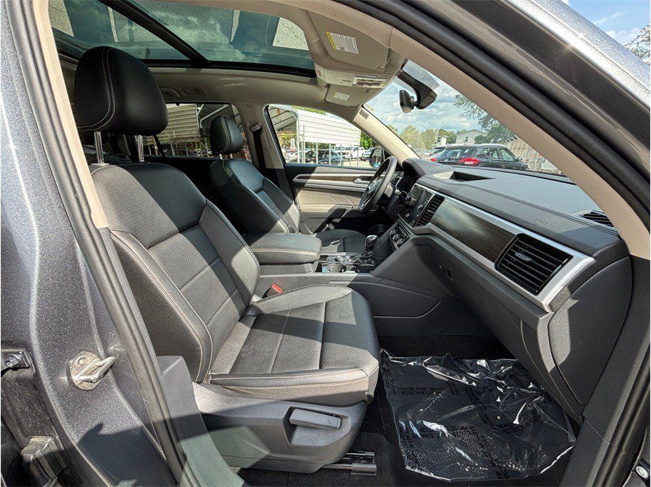 Used 2023 Volkswagen Atlas SE w/ Panoramic Sunroof Package AWD/4WD image 43